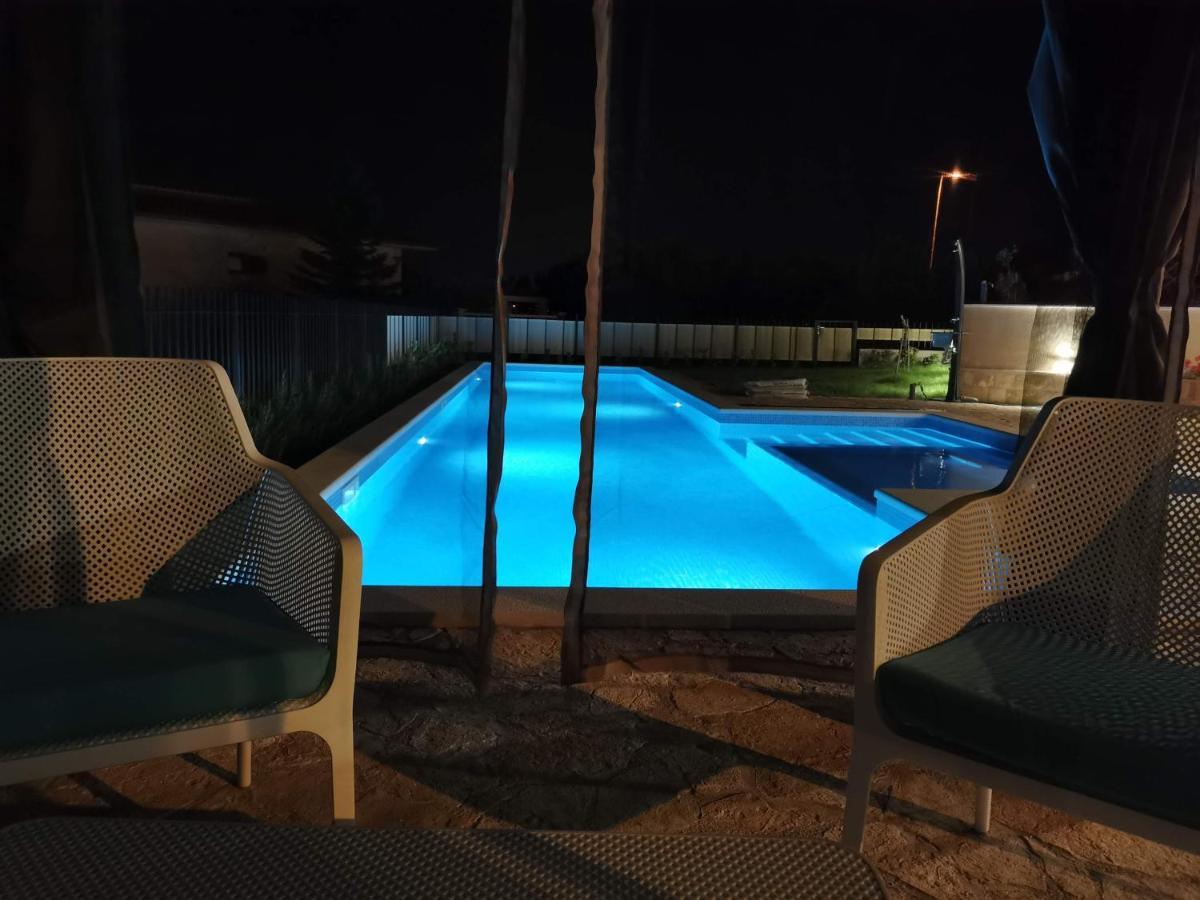 Villa Mater - Luxuriously Equipped Villa With A 15M Long Swimming Pool Žrnovnica Buitenkant foto