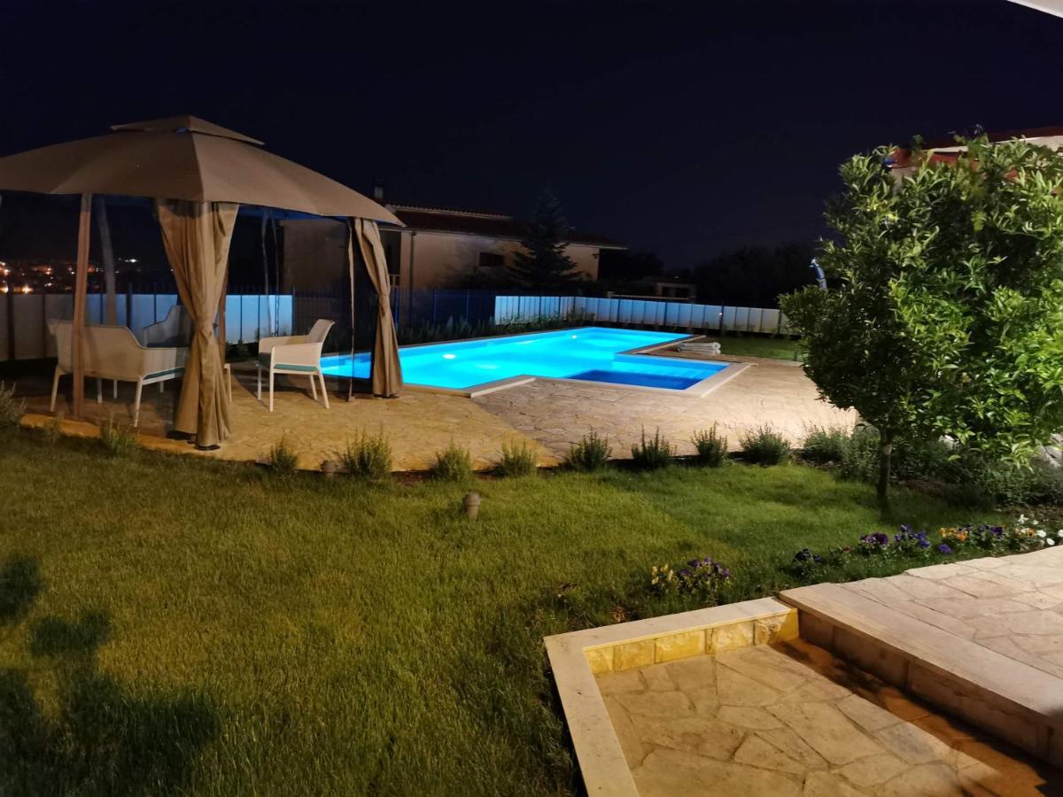 Villa Mater - Luxuriously Equipped Villa With A 15M Long Swimming Pool Žrnovnica Buitenkant foto