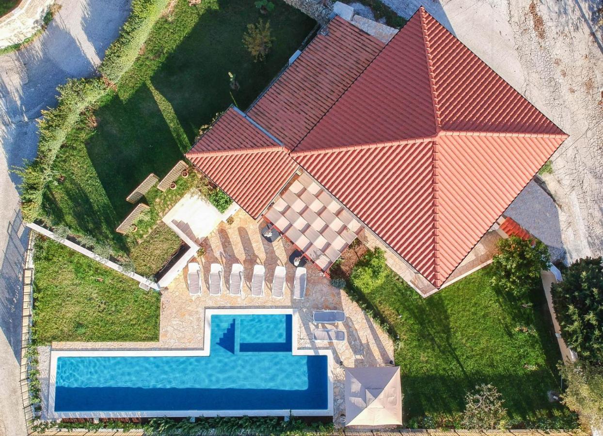 Villa Mater - Luxuriously Equipped Villa With A 15M Long Swimming Pool Žrnovnica Buitenkant foto