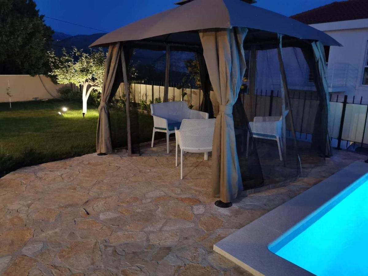 Villa Mater - Luxuriously Equipped Villa With A 15M Long Swimming Pool Žrnovnica Buitenkant foto