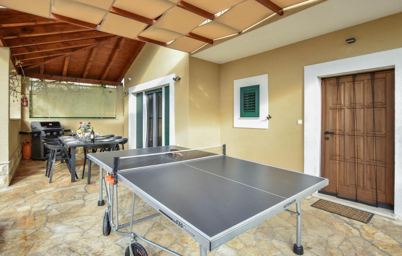Villa Mater - Luxuriously Equipped Villa With A 15M Long Swimming Pool Žrnovnica Buitenkant foto