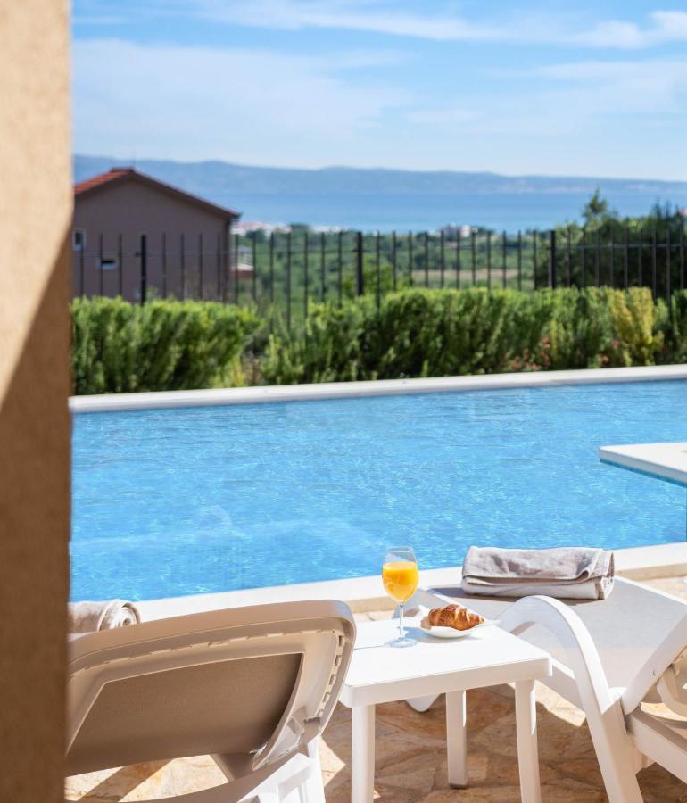 Villa Mater - Luxuriously Equipped Villa With A 15M Long Swimming Pool Žrnovnica Buitenkant foto