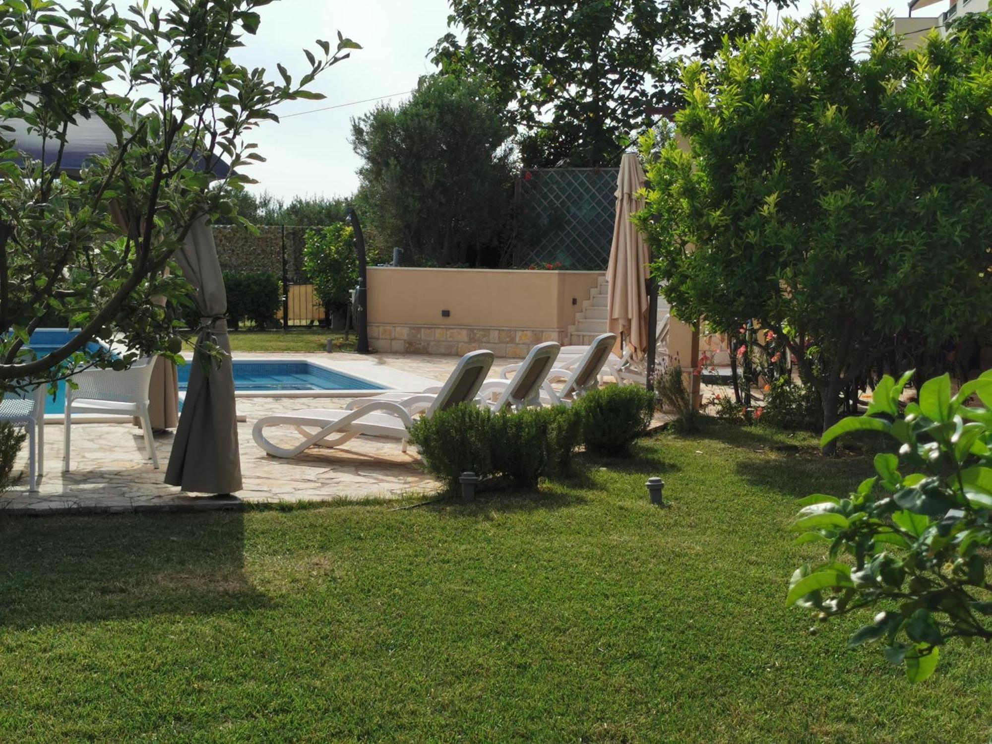 Villa Mater - Luxuriously Equipped Villa With A 15M Long Swimming Pool Žrnovnica Buitenkant foto