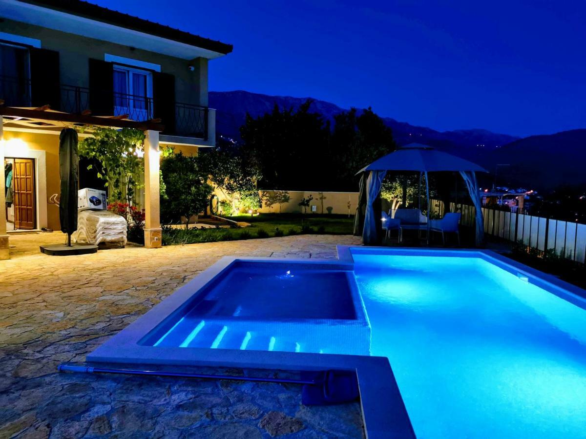 Villa Mater - Luxuriously Equipped Villa With A 15M Long Swimming Pool Žrnovnica Buitenkant foto